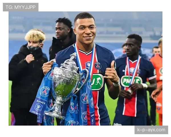 姆巴佩18岁闪耀世界杯，带领法国队夺冠体现天才风采