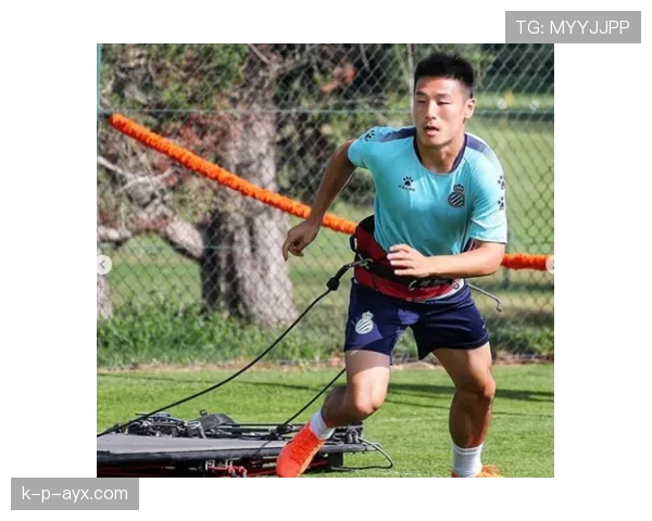 武磊这训练完直接路边摊撸串，自律人设碎一地？